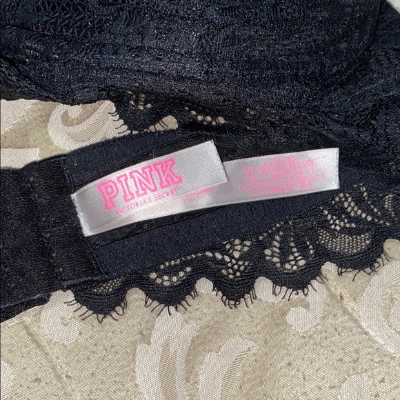 Black Lace Bralette with Scalloped Edges and Stretchy Fabric - Picture 3 of 7